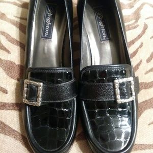 Brighton shoe loafer style